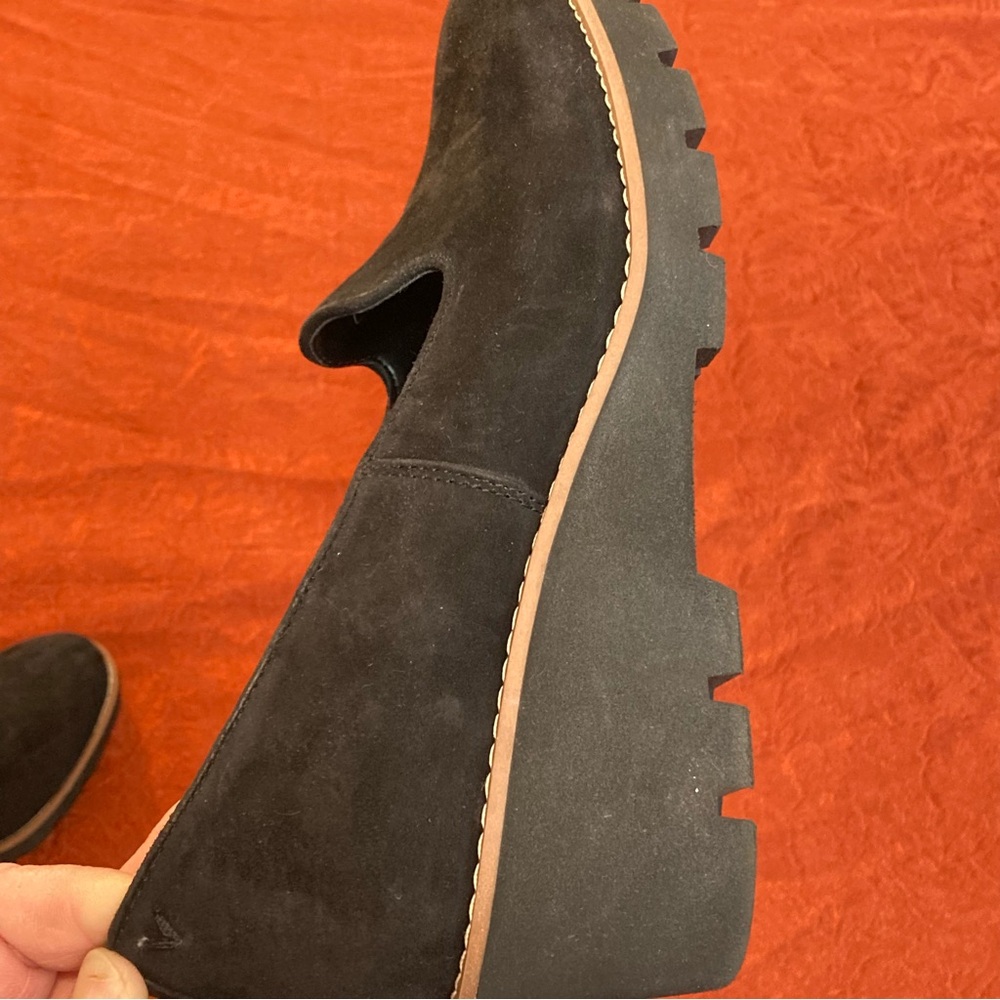 VIONIC  WOMENS WILLA WEDGE BLACK WATER REPELLENT SUEDE SIZE 8 WIDE NWOB - Picture 6 of 11